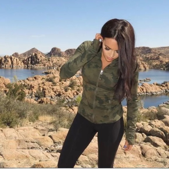 RARE Lululemon Forme Jacket - Camo!
